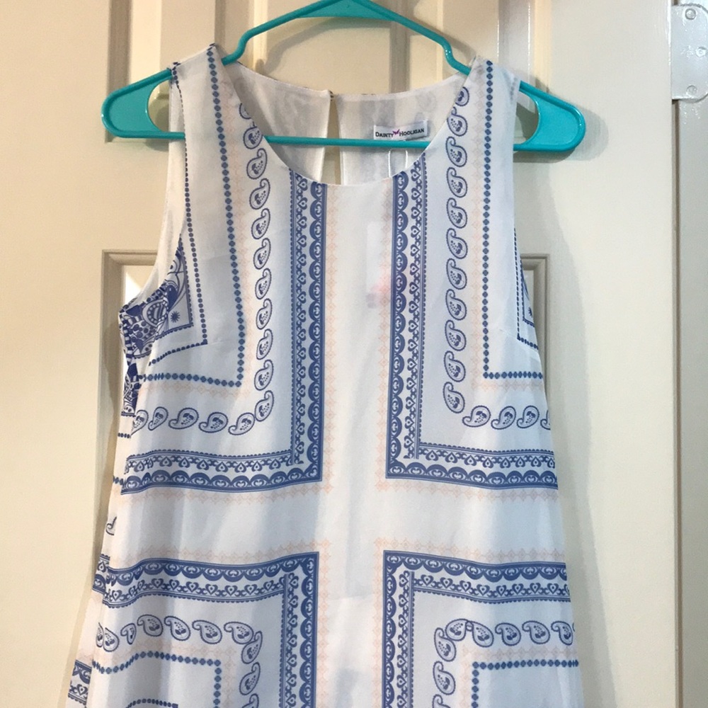 Patterned white dress